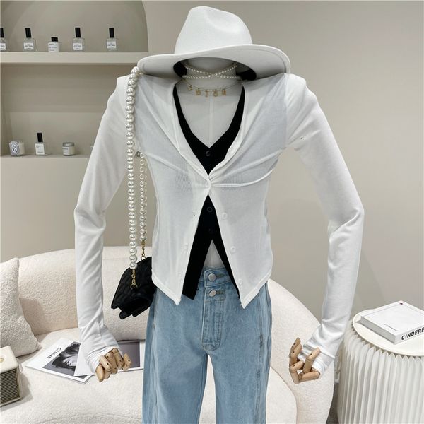 

female spring 2021 niche fashion design decot v false two long-versatile cardigan sleeve short bottom shirt, White