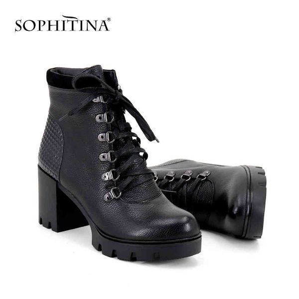 Sophitina Botas Mulheres Sólidas de Alta Qualidade Vaca De Couro De Moda Metal Decoração Sapatos Especiais Design Ankle Boots SC317 210513