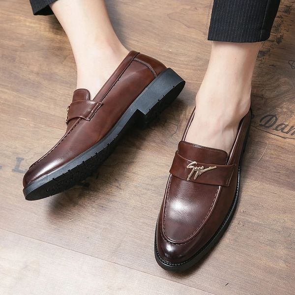 Sapatos de Negócios Homens Sapatos Elegantes de Couro Artesanal Homens Homens Homens Vestido de Mensagens Casuais na Mão de Luxo Costura Formal