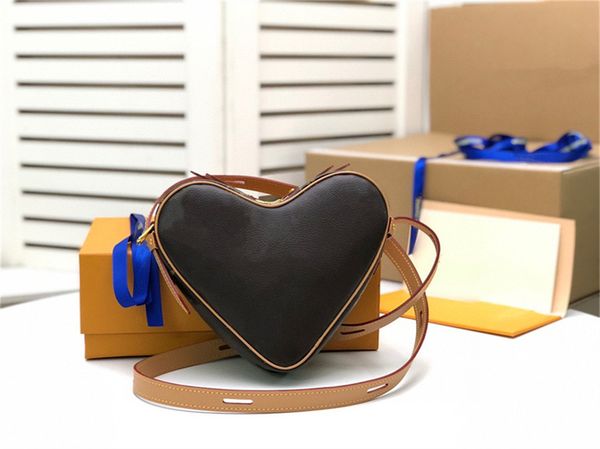 

2021 cosmetic bag women's fashion cosmetic love bags designer cosmetic bag handbag