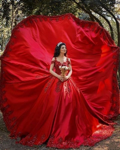 2021 Sexy Luxo Vermelho Quinceanera Vestidos Vestido De Bola Off Should Lace Appliques Crystal Beads Plus Size Formal Party Prom Noite Vestidos Robe de Mariage Chapel Train