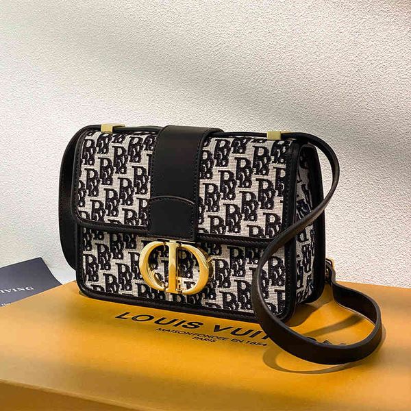 

handbag 2021 spring and summer net red small square bag, fashionable versatile design, one shoulder women's bag, Black;red