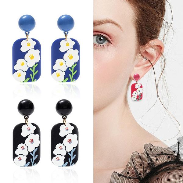 

hoop & huggie fashionable retro style acrylic embossed printing three-dimensional pattern earrings 2021 summer, Golden;silver