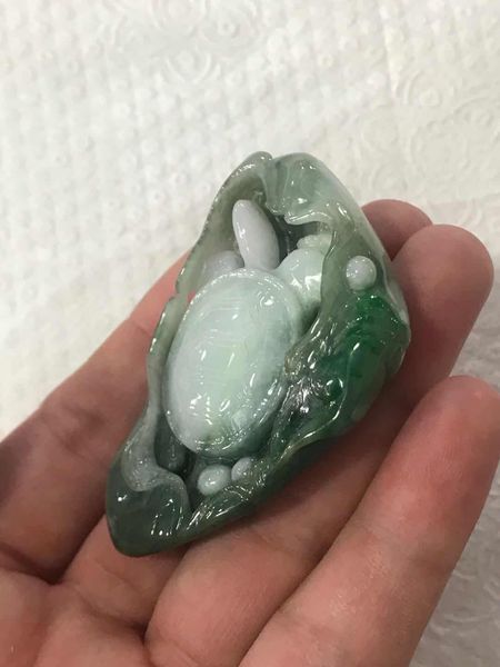 

natural myanmar green jade pendant handcarved grade a tortoise jade pendants jade gift jadeite necklaces jewelry, Red;blue