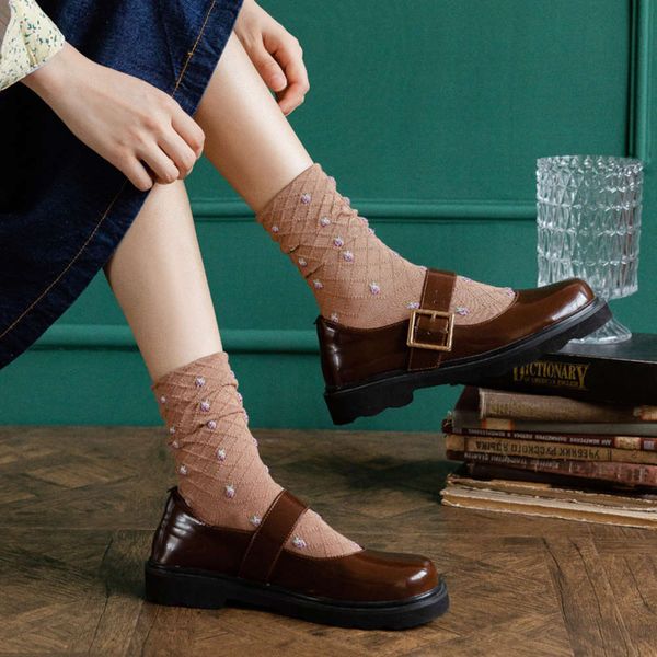 

small flower autumn winter leisure style lolita fashion, Black;white