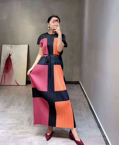 

dress miyake o-neck short sleeve patchwork pleated lace up straight, Black;gray