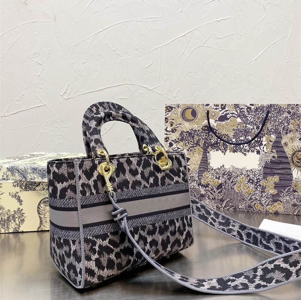 

designer fashion ladies handbags shoulder crossbody bag lady exquisite advanced 7 colors versatile size 23 * 21cm