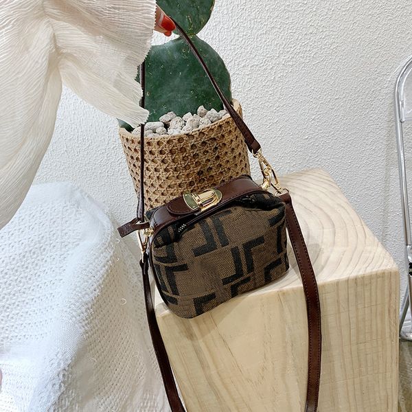 

designer luxury storage bag fashion printing one-shoulder messenger portable