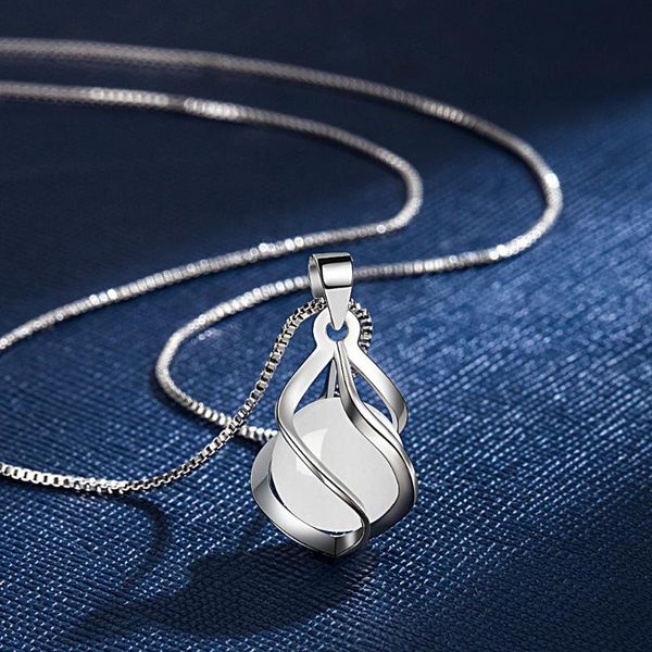 

Pendant Necklaces Elegant Silver Plated White Opal Round Moonstone Women Fashion Jewelry Choker Clavicle Chain Charm Necklace