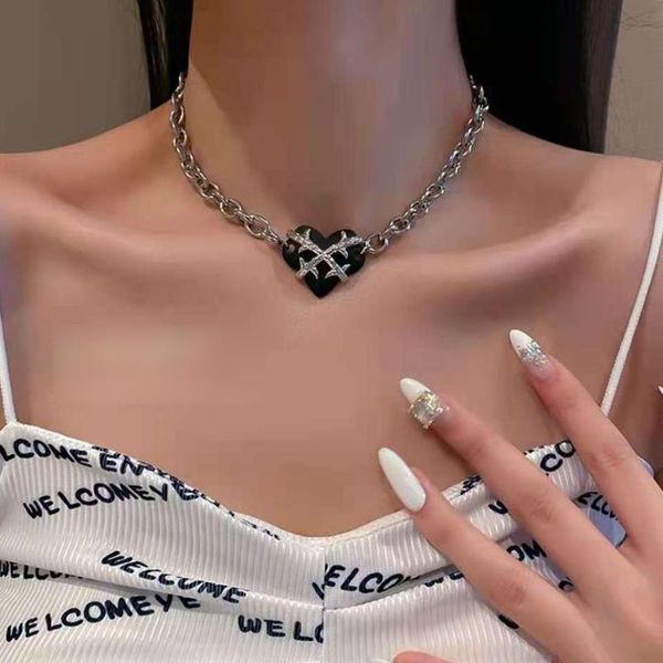 

chains 2021 trend jewelry korean hip-hop style thorns heart necklace metal cold wind clavicle chain cool temperament, Silver