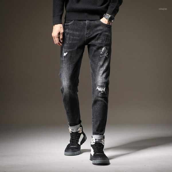 

men's jeans 110-1213 with ripped knees and small feet for beggar, Blue