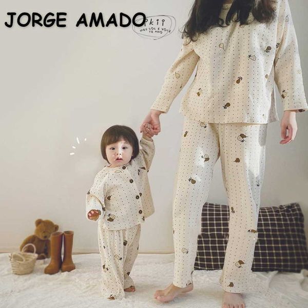 

spring family matching 2-pcs sets cartoon pear waffle pajamas mother daughter son outfits e1302 210610, Blue