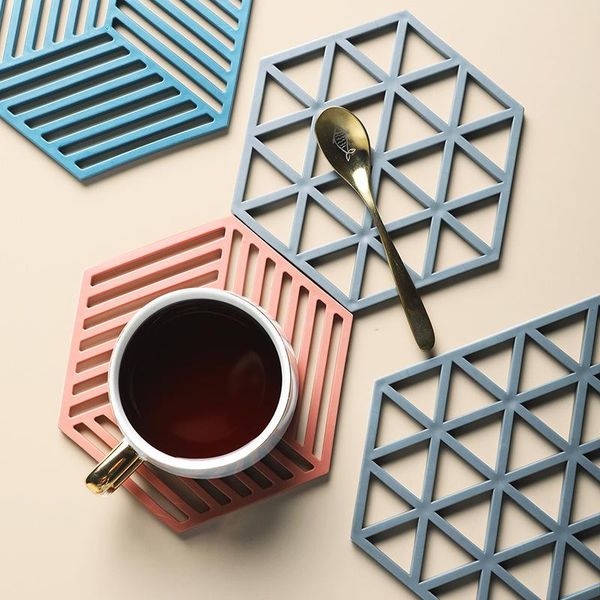 

table runner nordic style silicone placemat household food grade heat-resistant high temperature non-slip tableware insulation pad