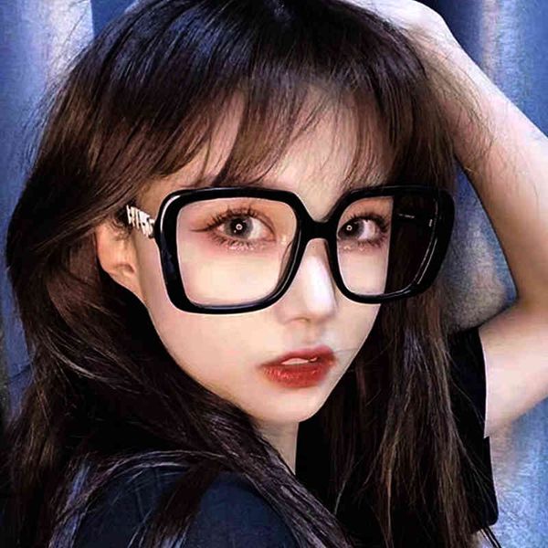 

sunglasses luxury carved anti blue radiation square women 2021 vintage sun glasses men oculos feminino lentes gafas de sol uv400, White;black