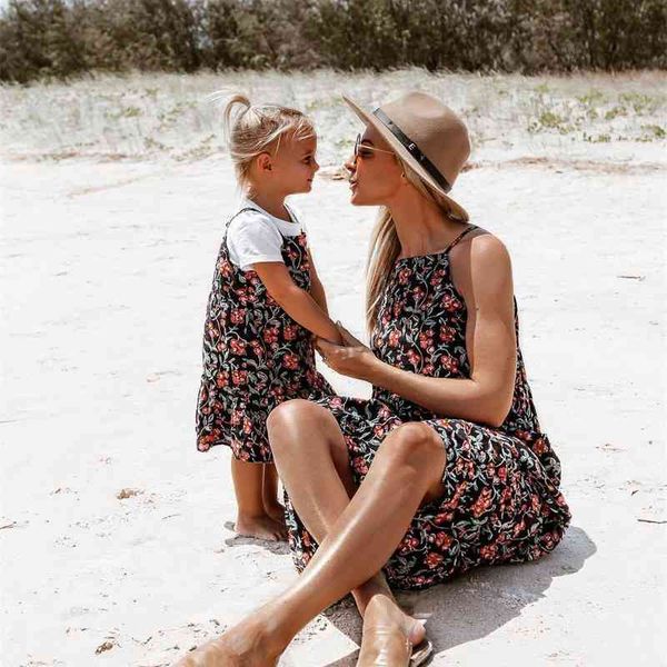 

new tropical digital print beach dress in summer 2019, Black;gray