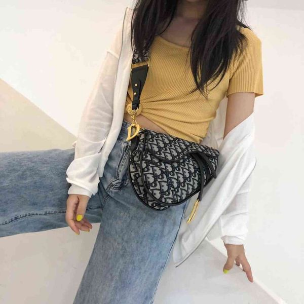 

2021 new tiktok, red letter, saddle bag, etc. handbag handbag zly