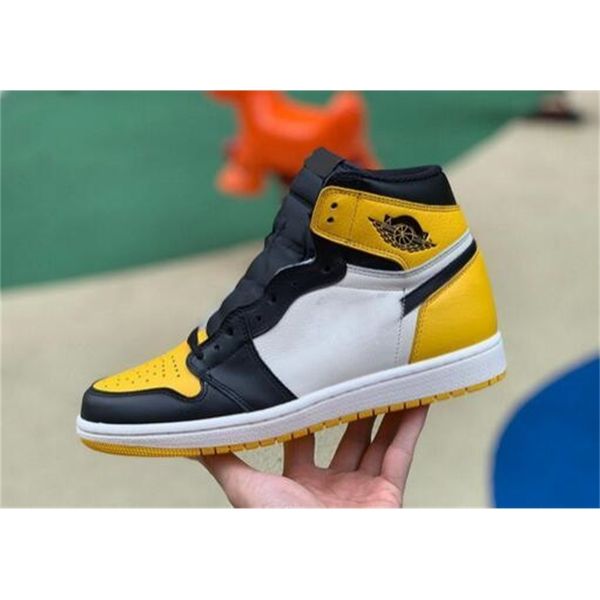

1 og basketball shoes 1s iridescent white royal toe court purple shadow men women stylist outdoor sneakers trainers shoeqrsa