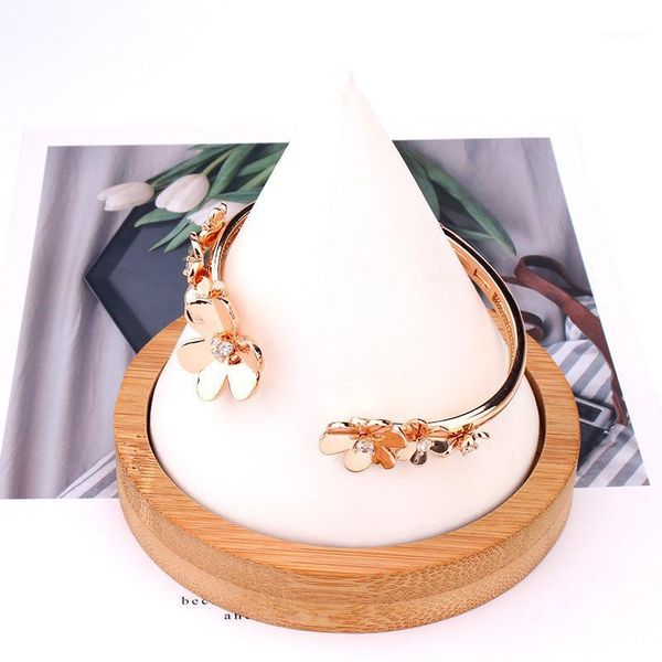 

women flower open bangle designer clover bracelets for lady handmade vintage fine jewelry1, Black