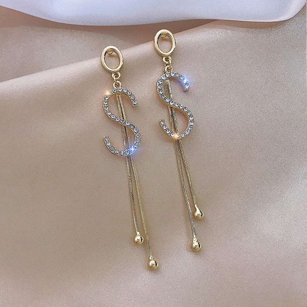 

long tassel with korean red earrings, Black