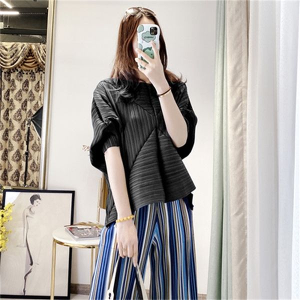 

knits miyake fold loose fashion batwing sleeve design o-neck solid t-shirt, White