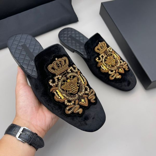

luxury flat casual men's shoes designer hand-embroidered lazy fashion velvet outdoor slippers size 38-45, Red;white