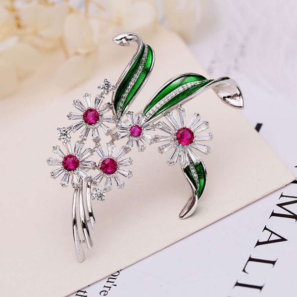 

fashionable crystal flower brooch for ladies and trendsetters, Gray