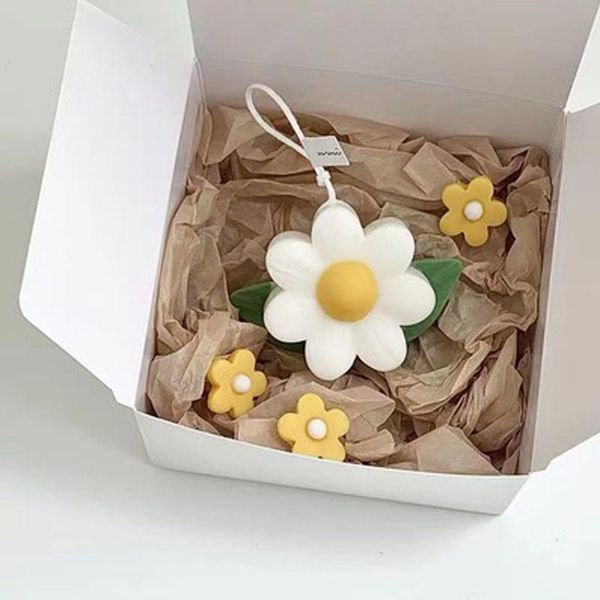 

ins lovely little daisy soy scented candles decoration,po props,birthday gifts,romantic wedding,bath and body works