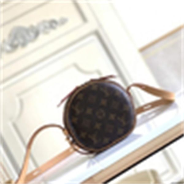 

round cross and leather designer cake bag handbags iconic luxury handles shoulder bags totes m45149 body bag clutches presbyopia evening