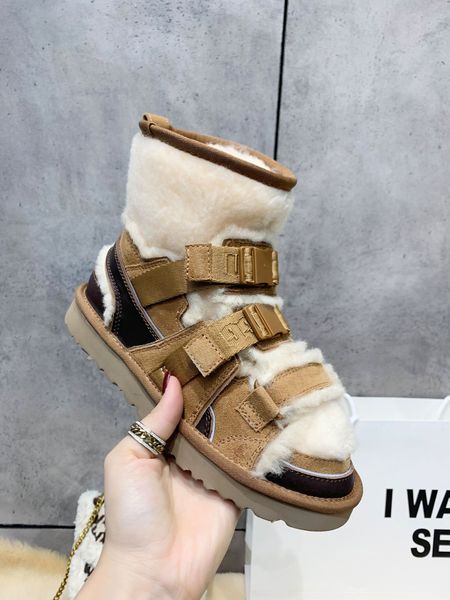 

2021 luxury designer women boots winter two-wear velcro wool drag cotton shoes thick soled warm short tube fleece snow boot sandals aa, Black