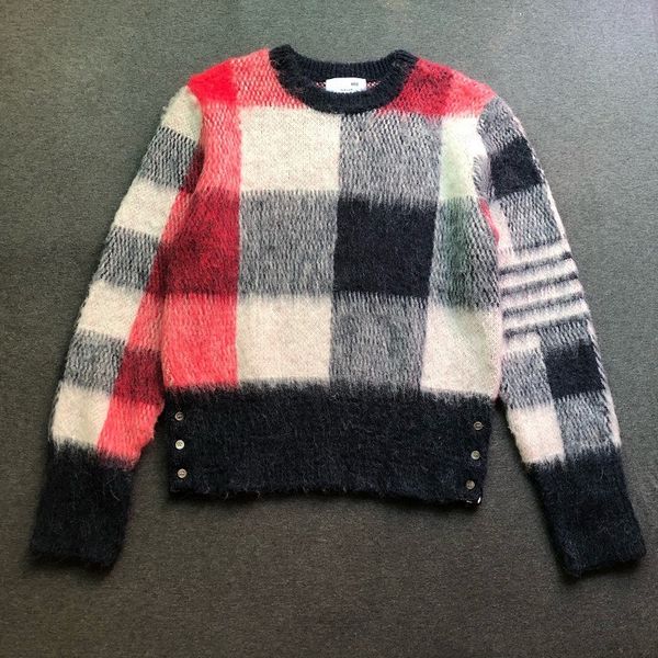 

2021 autumn and winter tb classic color matching plaid round neck pullover with fork high proportion mohair sweater for women, White