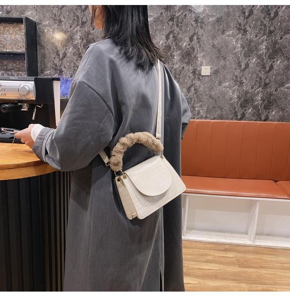 

evening bags winter shoulder underarm bag female crocodile handbag soft warm fur tote purse furry women pu leather crossbody