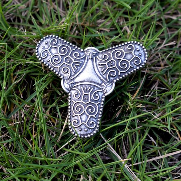 

pins, brooches 1pcs 9th century viking brooch, Gray