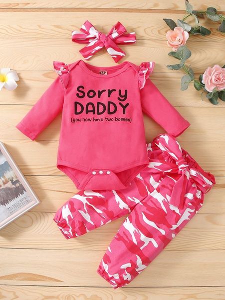 

baby slogan graphic ruffle trim bodysuit & camo print belted sweatpants with headband she, White