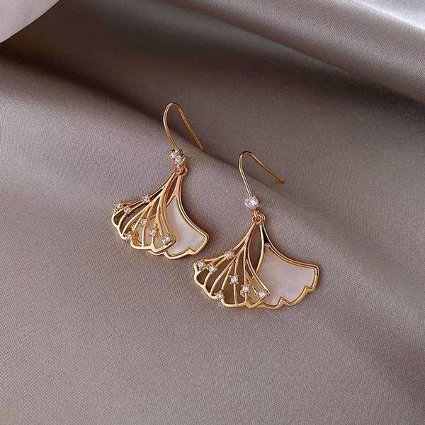

titanium steel ladies hollow shell fan charm women earrings classic fashion korean luxury student wedding anniversary gift for girlfriend je, Golden