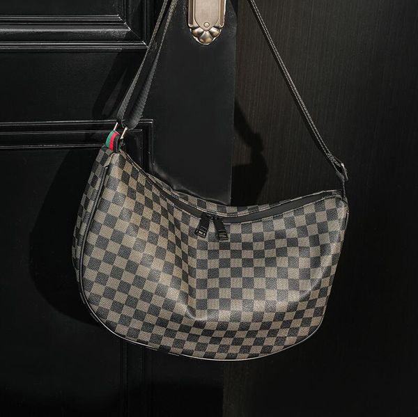 

wholesale factory men leathers shoulder bags street trend plaid cylinder bag simple atmosphere contrast leather backpack outdoor sports leis