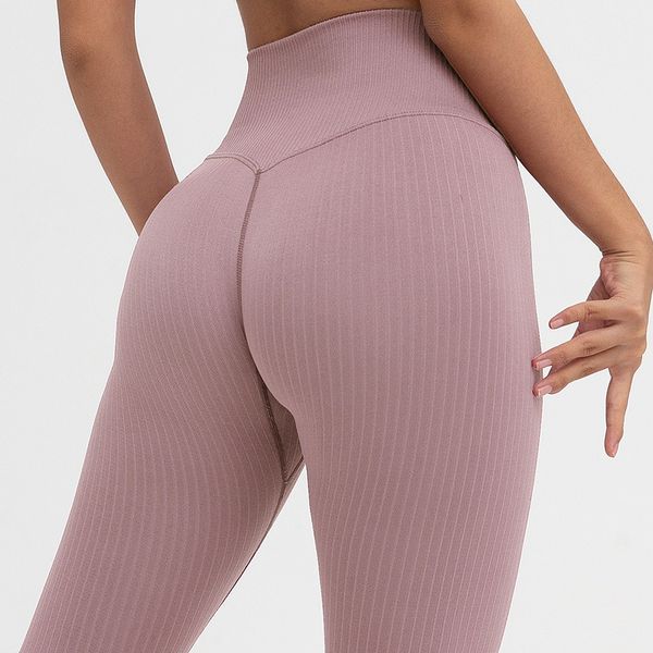 

selling seamless knitted hip lifting, slim fitting and quick drying yoga exercise pants, Gray
