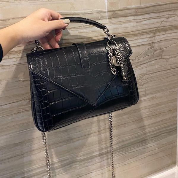 

women messenger bags postman's bag hand bags fashion plain genuine leather hasp hardware letter stone chain purse, Black;red