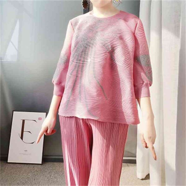 

knits miyake fashion fold rhinestone pan flower lantern sleeve o-neck three quarter t-shirt, White