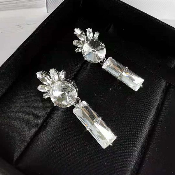 

70% off new earrings are full of diamond imitation crystal rhinestones, personality and temperament, advanced sense with, Golden;silver