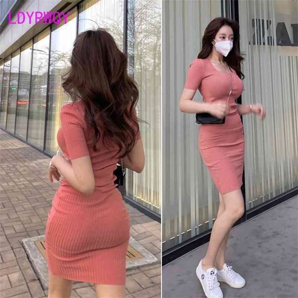 Sommer Koreanische Frauen Temperament Engen Körper Kurzarm Kleid Hip Pack Knielangen Büro Dame Stricken Baumwolle 210416