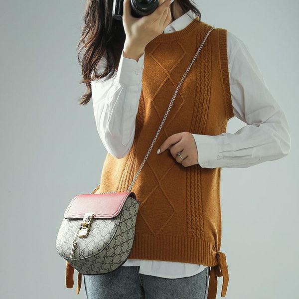 

women's vests round neck knitted vest 2021 spring and autumn style cashmere sleeveless wild loose sweater, Black;white