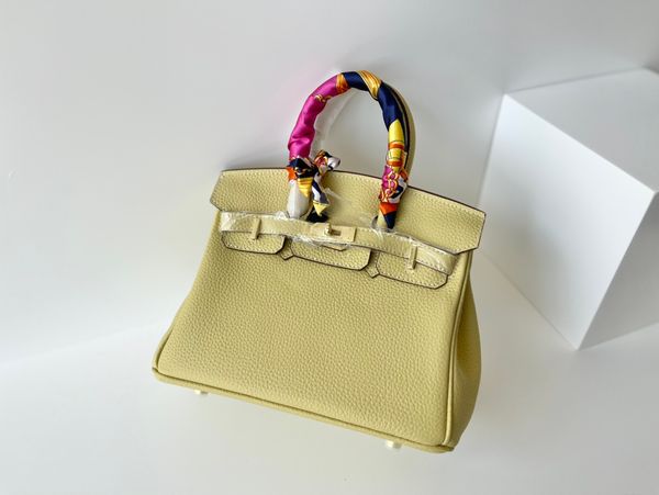 

2021 luxury designer bags of the latest version women whole packageline is concise and agile modelling feeling smooth plain light yellow