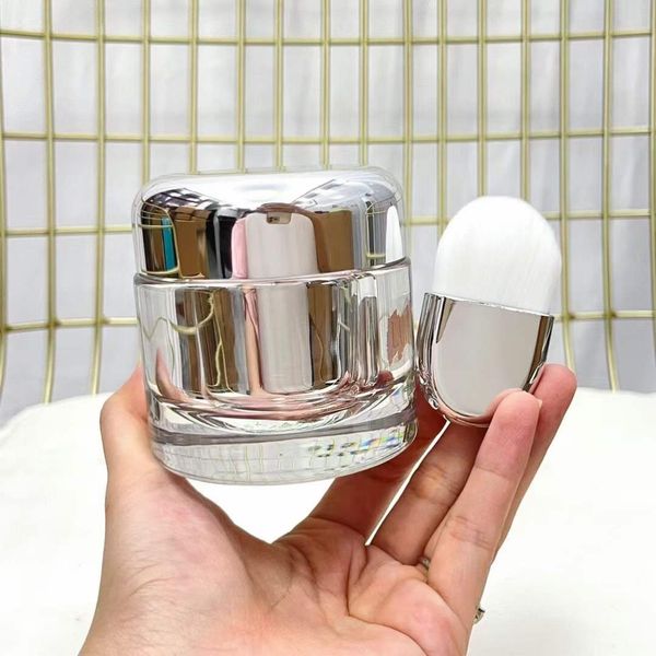 

famous the neck and decollete cencentrate cream 50ml neck cream with brush, White