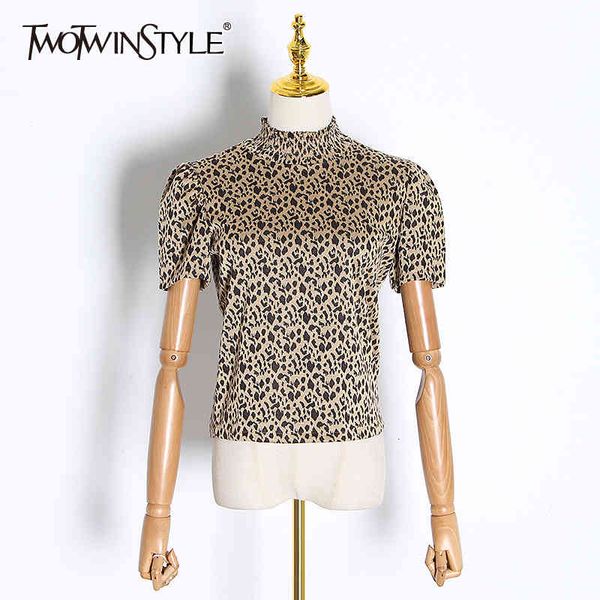 TWOTWINSTYLE T-shirt con stampa leopardata per donna Colletto alla coreana Manica corta Slim Top Abbigliamento moda femminile Estate 210517