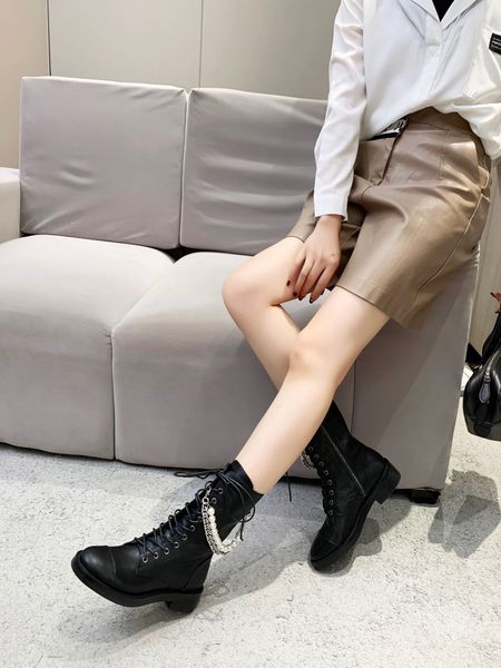 

2022 designer boots fashionable women shoes pearl chain fashion decoration cowhide suede and comfortable, Black