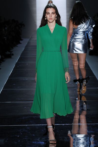 

long sleeved temperament dress new autumn 2021 white and simple, Black;gray