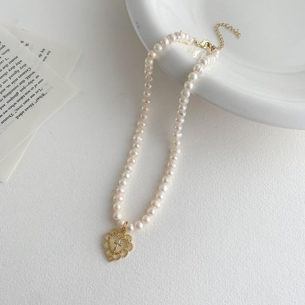 Collane con ciondolo Origine Estate Moda coreana Oro Amore Cuore Croce Collana di perle per le donne Squisiti gioielli scavati