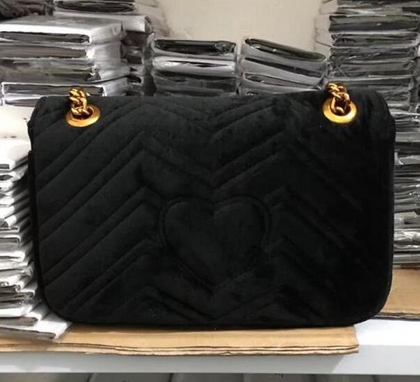 Tek omuz çantası yeni stil moda postacı çantası Yeni Avrupalı ve Amerikalı tasarımcılar Yüksek kaliteli eğimli pleuche kadın çantası.