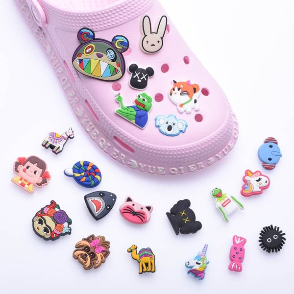 

factory price cute cartoon soft pvc shoes accessories design for children, White;pink