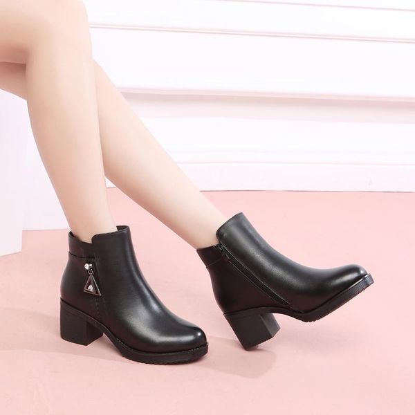 

boots ankle 2021 women winter shoes 35-42 large size full wool cover warm plush classical joker non-slip, Black